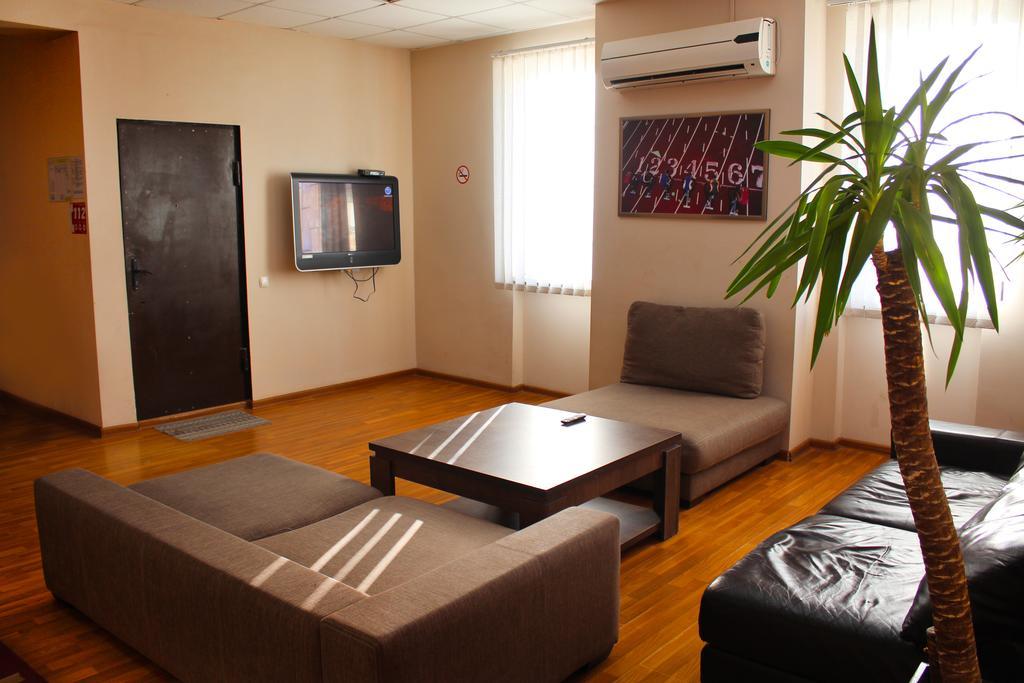 Athletics Hotel Tbilisi Buitenkant foto